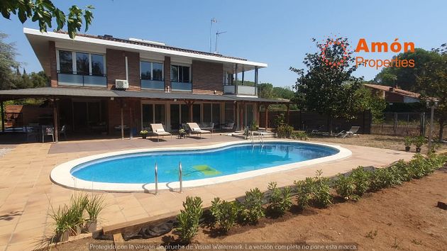 Foto 1 de Venta de chalet en Can Llobateres - Can Pallars de 5 habitaciones con terraza y piscina
