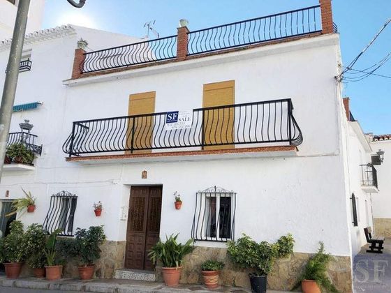 Foto 1 de Casa adosada en venta en Canillas de Aceituno de 6 habitaciones con terraza y balcón