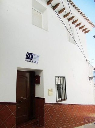 Foto 1 de Casa adosada en venta en Benamargosa de 5 habitaciones con terraza