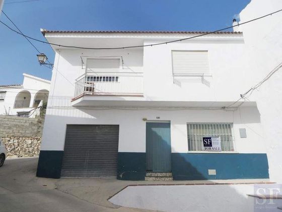 Foto 1 de Casa adosada en venta en Canillas de Albaida de 3 habitaciones con terraza y garaje