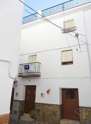Foto 2 de Casa adossada en venda a Árchez de 4 habitacions amb terrassa