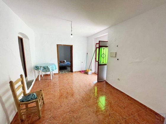 Foto 2 de Casa adossada en venda a Canillas de Albaida de 3 habitacions amb terrassa i piscina