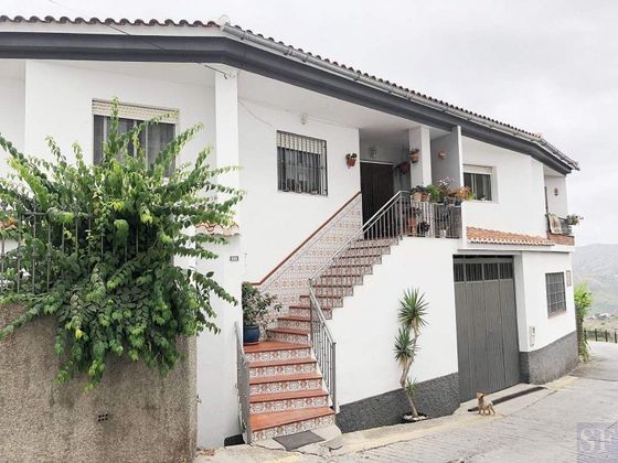 Foto 1 de Casa adossada en venda a Cómpeta de 4 habitacions amb terrassa i piscina