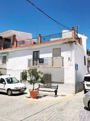 Foto 1 de Casa adossada en venda a Canillas de Aceituno de 4 habitacions amb terrassa i balcó