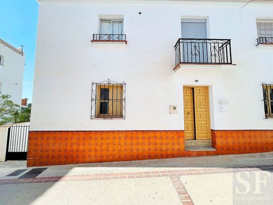 Foto 1 de Casa adossada en venda a Canillas de Albaida de 4 habitacions amb terrassa i garatge