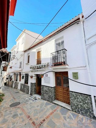 Foto 1 de Venta de casa adosada en Árchez de 4 habitaciones con balcón y aire acondicionado