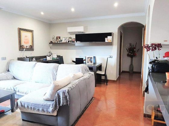 Foto 2 de Casa adossada en venda a Sayalonga de 4 habitacions amb terrassa i garatge