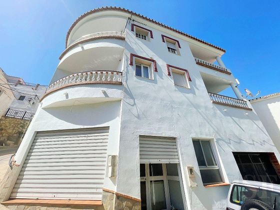 Foto 1 de Casa adossada en venda a Sayalonga de 3 habitacions amb terrassa i garatge