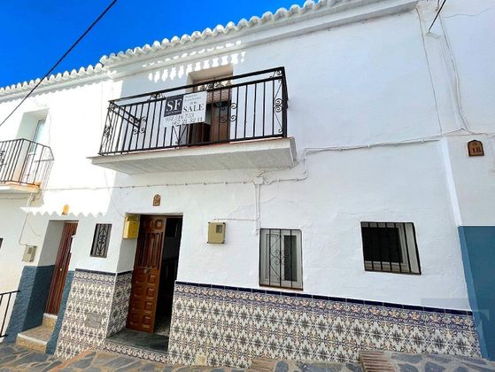 Foto 1 de Casa adossada en venda a Canillas de Aceituno de 3 habitacions amb balcó