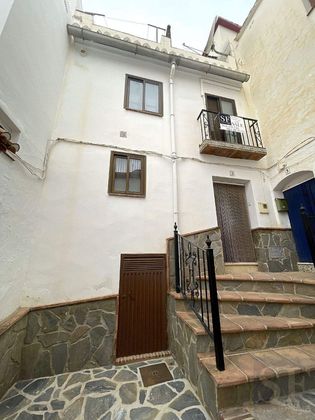 Foto 1 de Casa en venda a Canillas de Albaida de 3 habitacions amb terrassa i balcó