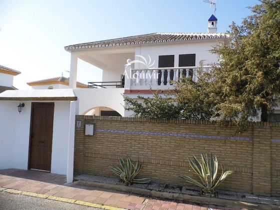 Foto 2 de Chalet en venta en Matalascañas de 10 habitaciones con terraza y garaje