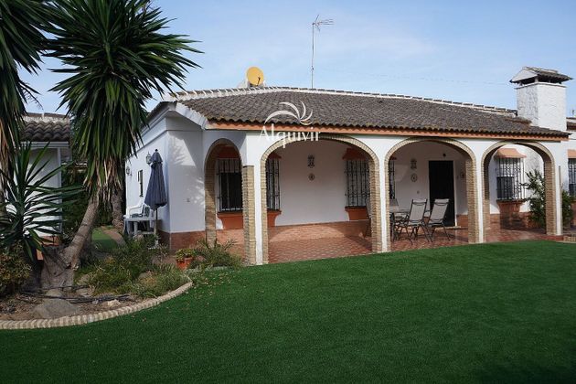 Foto 2 de Chalet en venta en Matalascañas de 5 habitaciones con piscina y balcón