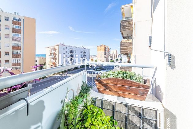 Foto 2 de Pis en venda a Aiguadolç - Sant Sebastià de 4 habitacions amb balcó i aire acondicionat
