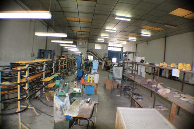 Foto 1 de Nau en venda a Santa Cruz - Industria - Polígono Campollano de 600 m²