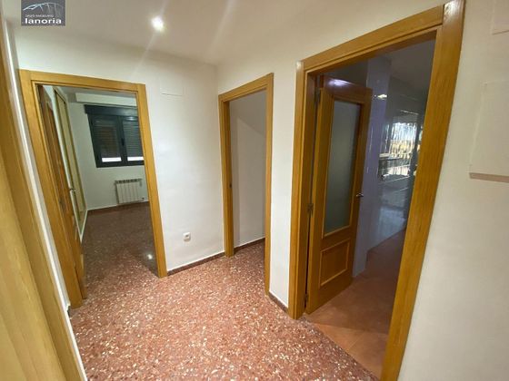 Foto 2 de Venta de piso en Hermanos Falcó - Sepulcro Bolera de 3 habitaciones con piscina y garaje