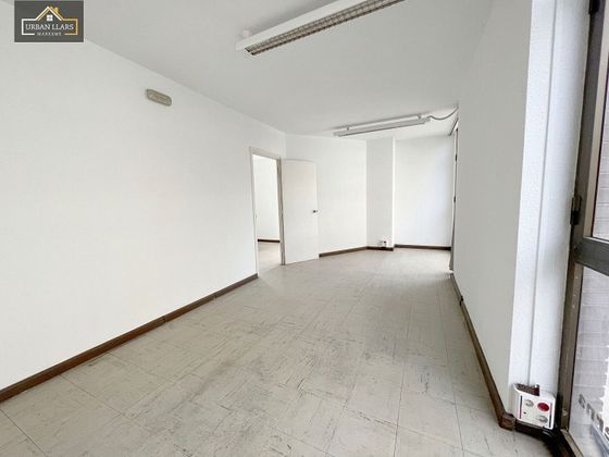 Foto 2 de Oficina en venda a Centre - Col.legis Nous - Riera Seca de 86 m²
