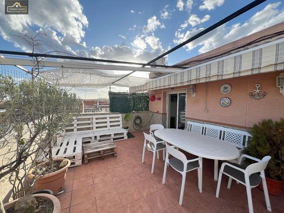 Foto 1 de Àtic en venda a Montigalà -Sant Crist de 3 habitacions amb terrassa i aire acondicionat