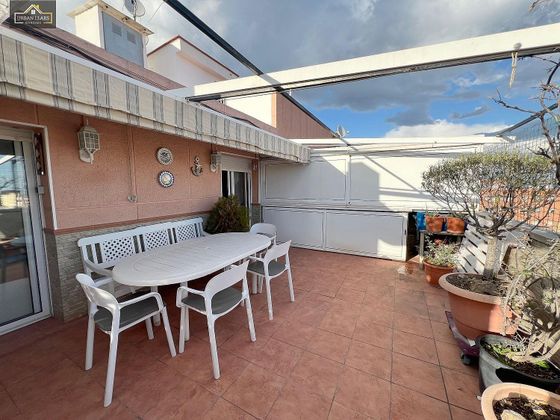 Foto 2 de Àtic en venda a Montigalà -Sant Crist de 3 habitacions amb terrassa i aire acondicionat