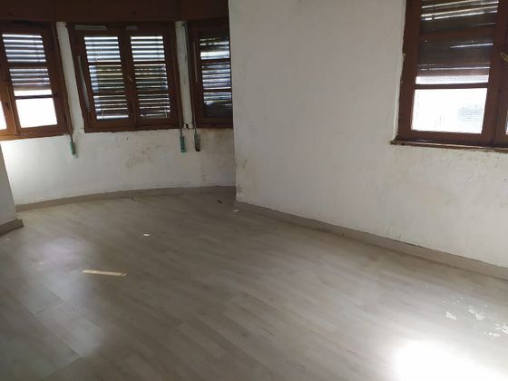 Foto 1 de Venta de piso en San Martín del Rey Aurelio de 3 habitaciones y 61 m²