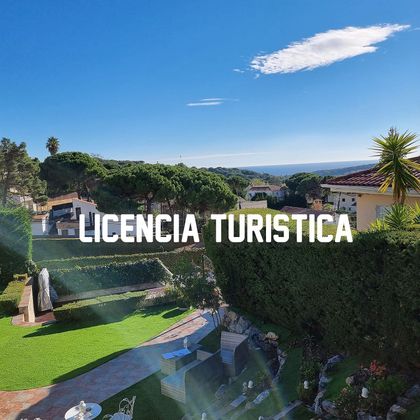 Foto 1 de Xalet en venda a Puigventós de 3 habitacions amb terrassa i piscina