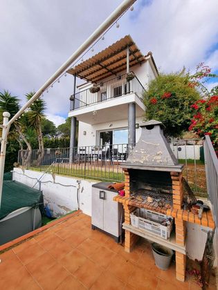Foto 2 de Chalet en venta en Urbanitzacions de 3 habitaciones con terraza y piscina