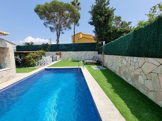 Foto 1 de Chalet en venta en Puigventós de 6 habitaciones con terraza y piscina