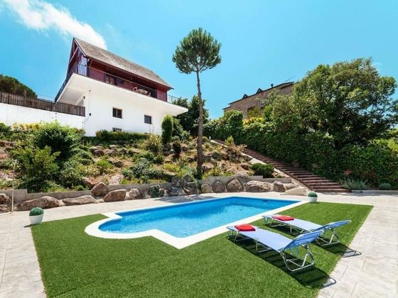 Foto 1 de Chalet en venta en calle Lloret de Mar de 3 habitaciones con terraza y piscina
