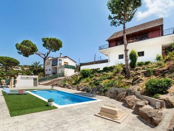 Foto 2 de Xalet en venda a calle Lloret de Mar de 3 habitacions amb terrassa i piscina