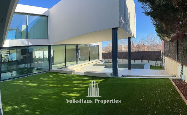 Foto 2 de Xalet en venda a Can Mates  - Volpelleres de 5 habitacions amb terrassa i piscina