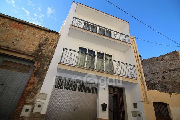 Foto 1 de Casa en venda a calle Cavalleries de 4 habitacions amb terrassa i piscina