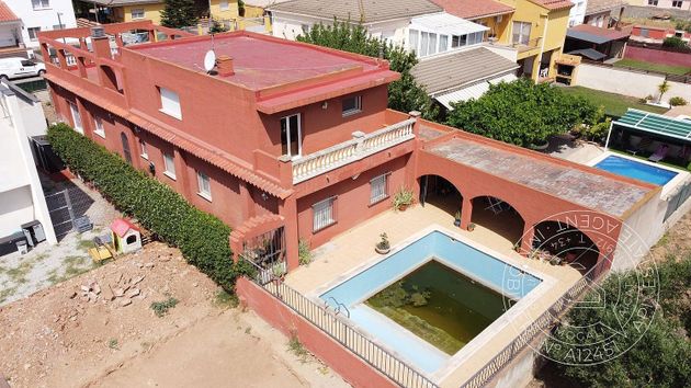Foto 1 de Casa en venda a calle Moreres de 4 habitacions amb terrassa i piscina