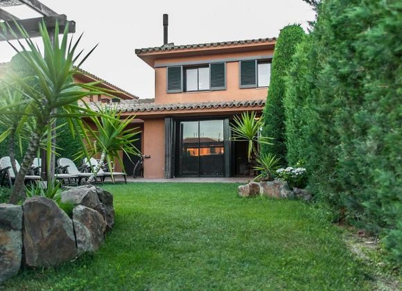 Foto 1 de Casa en venda a calle De Les Alzines de 3 habitacions amb terrassa i piscina
