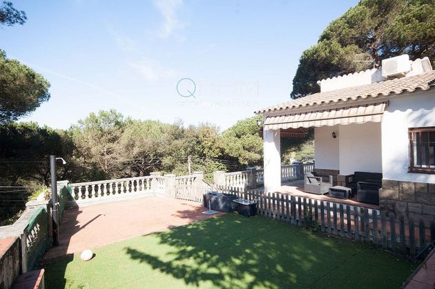 Foto 1 de Xalet en venda a Dosrius de 3 habitacions amb terrassa i piscina