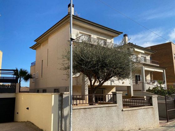 Foto 1 de Casa adossada en venda a Segur de Calafell de 4 habitacions amb terrassa i garatge