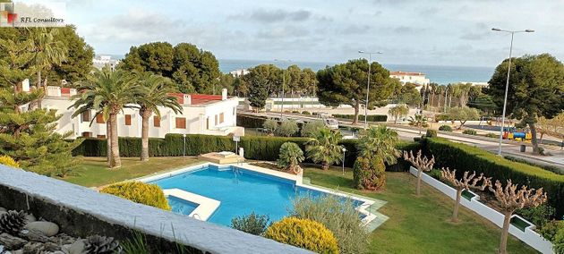 Foto 1 de Pis en venda a Alcossebre de 3 habitacions amb terrassa i piscina