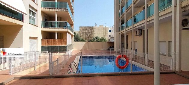 Foto 1 de Alquiler de piso en Torreblanca de 3 habitaciones con piscina y muebles