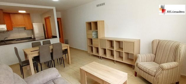 Foto 2 de Alquiler de piso en Torreblanca de 3 habitaciones con piscina y muebles