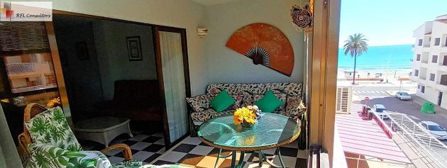 Foto 2 de Pis en lloguer a Torreblanca de 2 habitacions amb terrassa i mobles