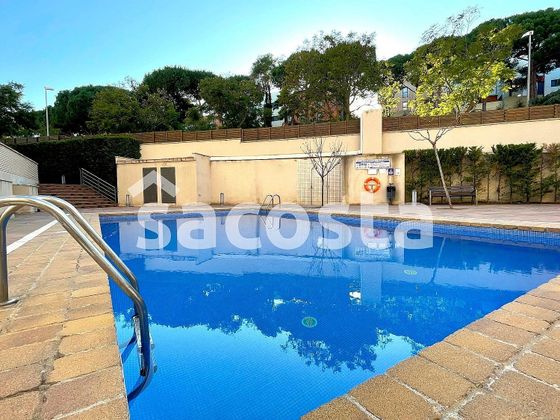 Foto 2 de Piso en venta en Urbanitzacions de 2 habitaciones con terraza y piscina