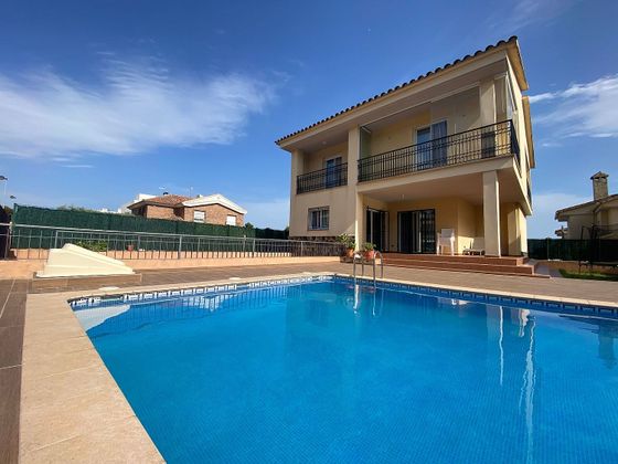 Foto 1 de Venta de chalet en Montornés - Las Palmas - El Refugio de 4 habitaciones con terraza y piscina