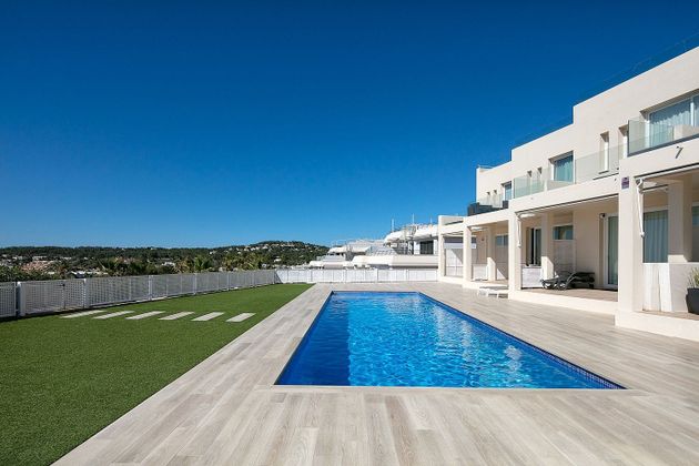 Foto 2 de Casa adosada en venta en Cala Vedella - Cala Tarida - Cala Conta de 3 habitaciones con terraza y piscina