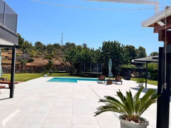Foto 2 de Xalet en venda a Borriol de 5 habitacions amb terrassa i piscina