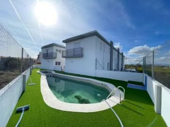 Foto 1 de Casa en venta en Playa de Almazora-Ben Afeli de 3 habitaciones con terraza y piscina