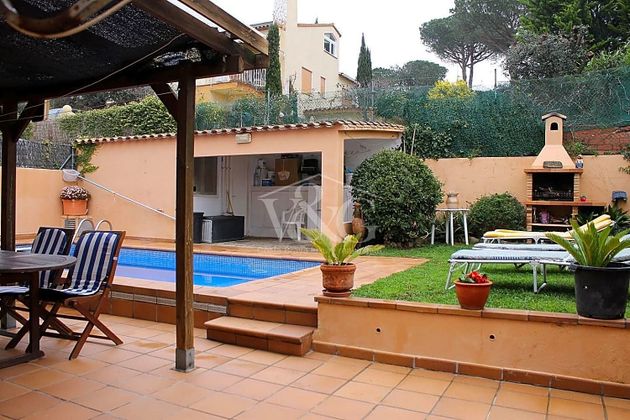 Foto 1 de Xalet en venda a Mont-Ras de 4 habitacions amb terrassa i piscina