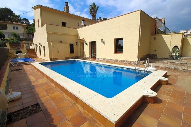 Foto 1 de Chalet en venta en Pals de 6 habitaciones con terraza y piscina