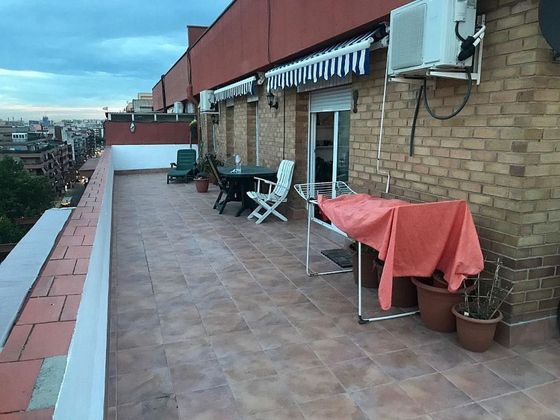 Foto 2 de Àtic en venda a Artigas - Llefià de 4 habitacions amb terrassa i aire acondicionat