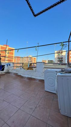 Foto 1 de Casa en venta en Artigas - Llefià de 10 habitaciones con terraza
