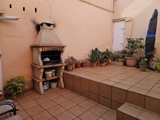 Foto 1 de Chalet en venta en Artigas - Llefià de 5 habitaciones con terraza y aire acondicionado