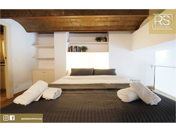 Foto 1 de Alquiler de piso en El Raval de 2 habitaciones con terraza y muebles
