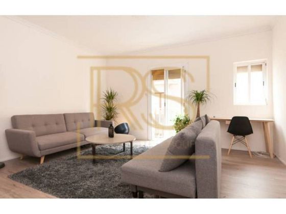 Foto 2 de Pis en lloguer a El Raval de 2 habitacions amb terrassa i mobles